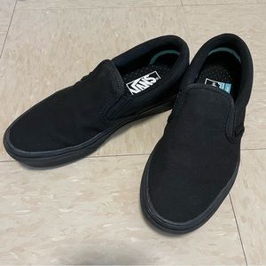 S6 Comfy Cush Slip On All Black Vans